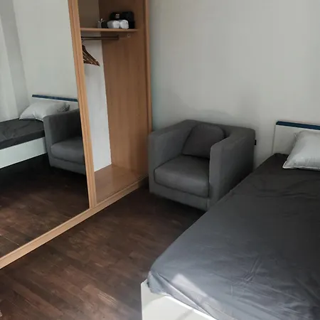 Apartment F3 *